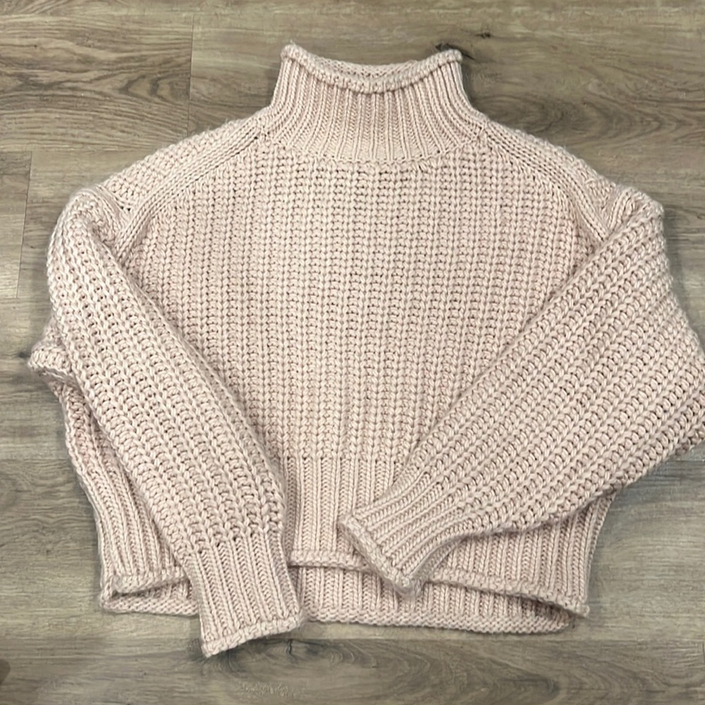 H&M pink knit sweater turtleneck